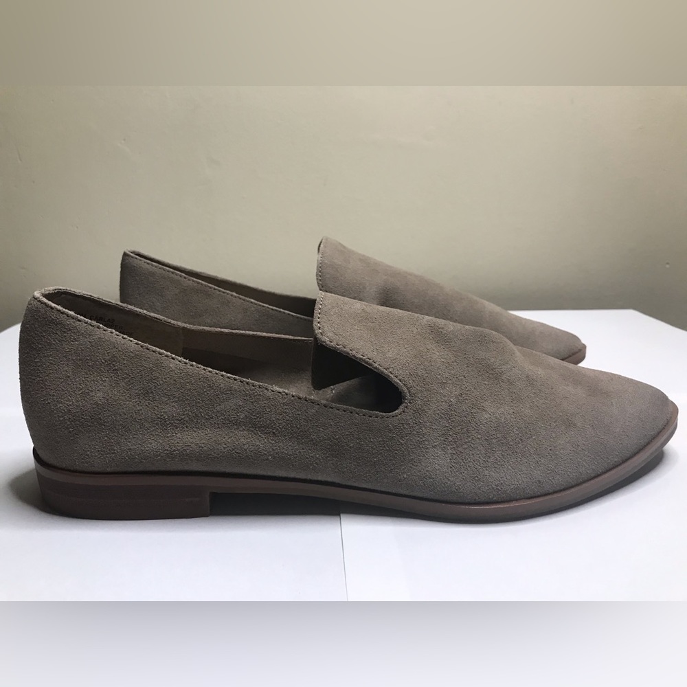 Crown vintage flats size 8 1/2 almond/suede